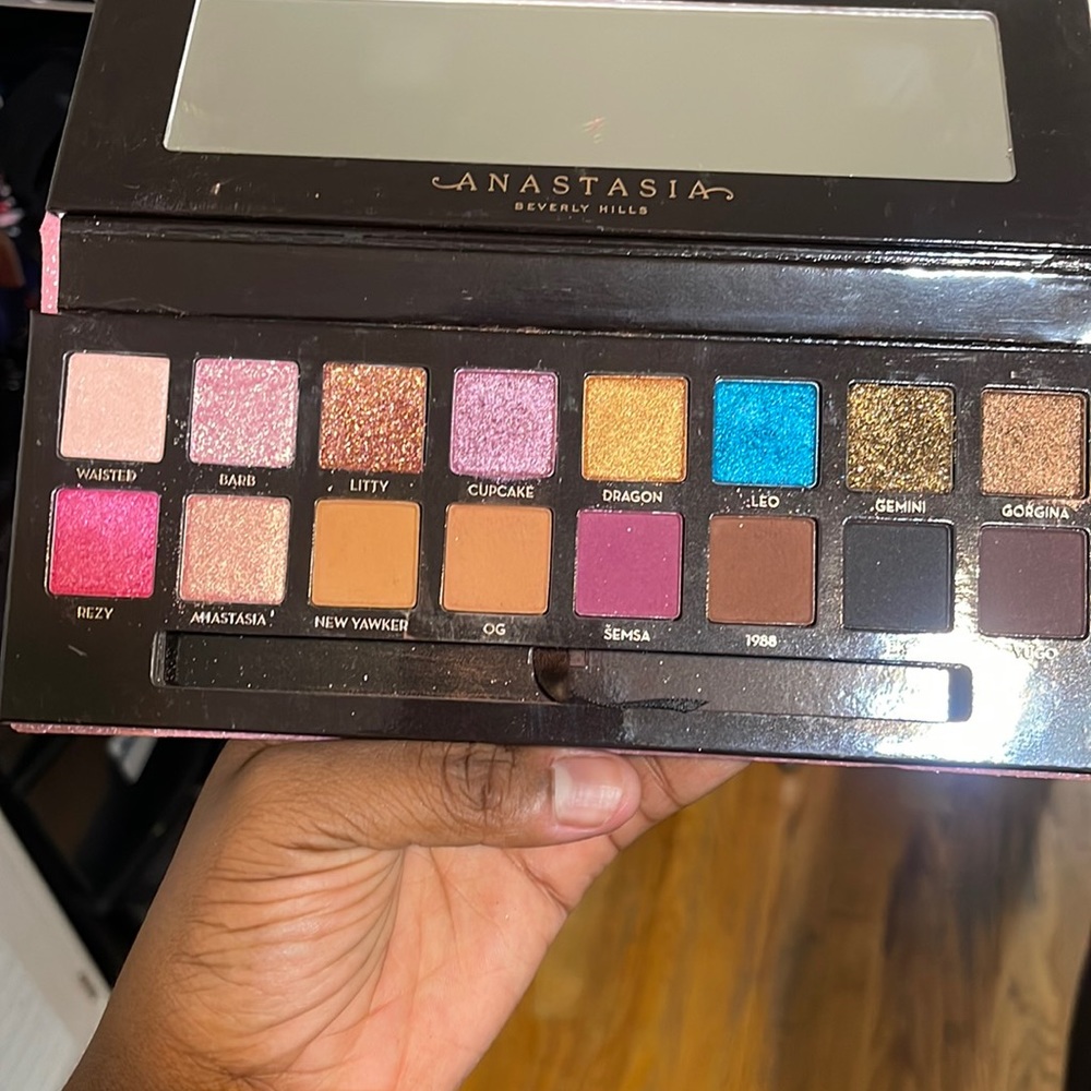 Anastasia Beverly Hills Amrezy palette